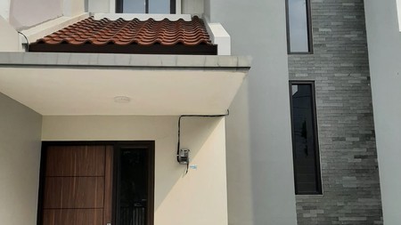 Rumah Baru 2 Lantai Siap Huni dan Lokasi Strategis @Meruya Utara