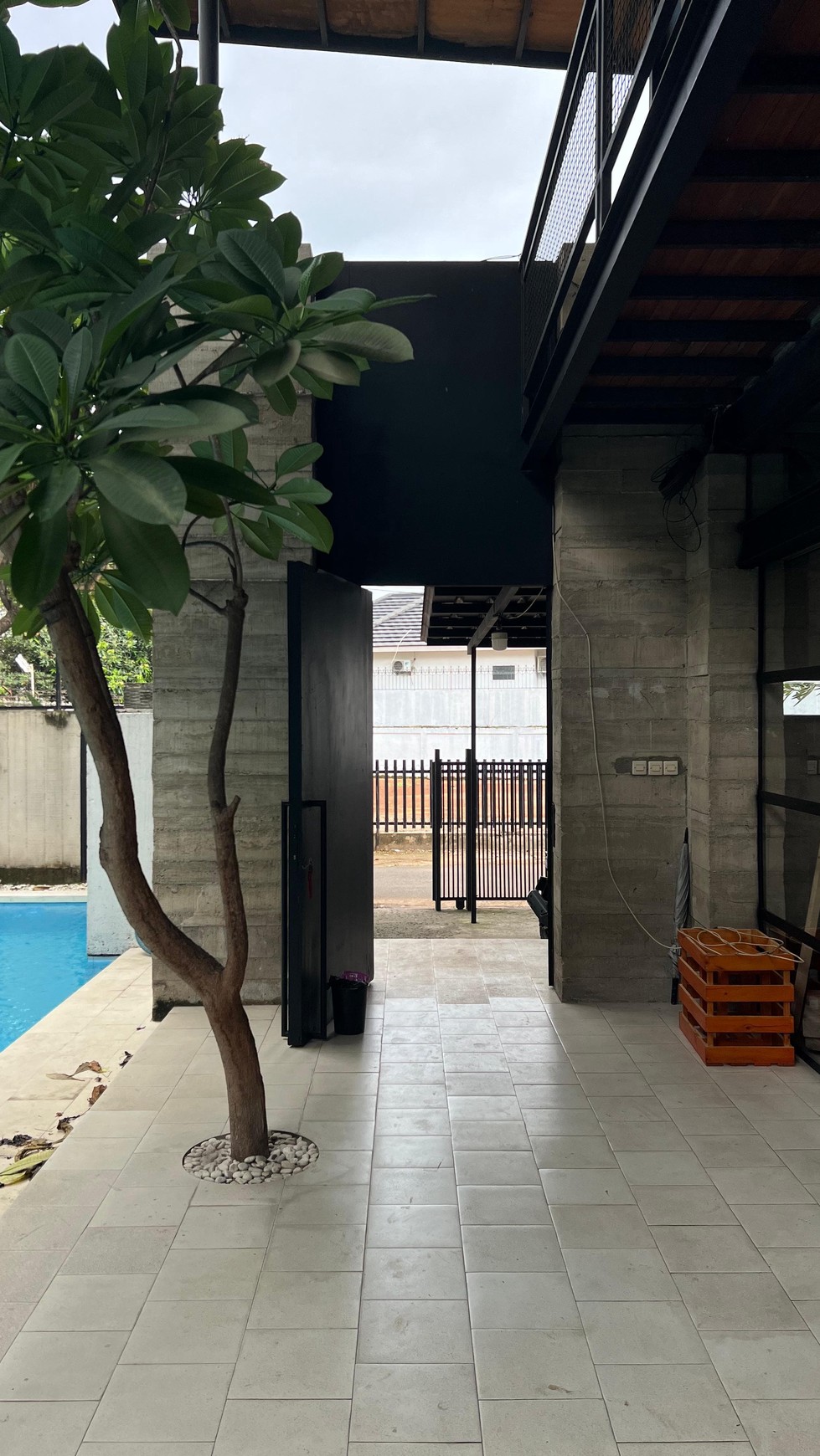 Rumah Bintaro Design Modern Industrial Private Swimming Pool