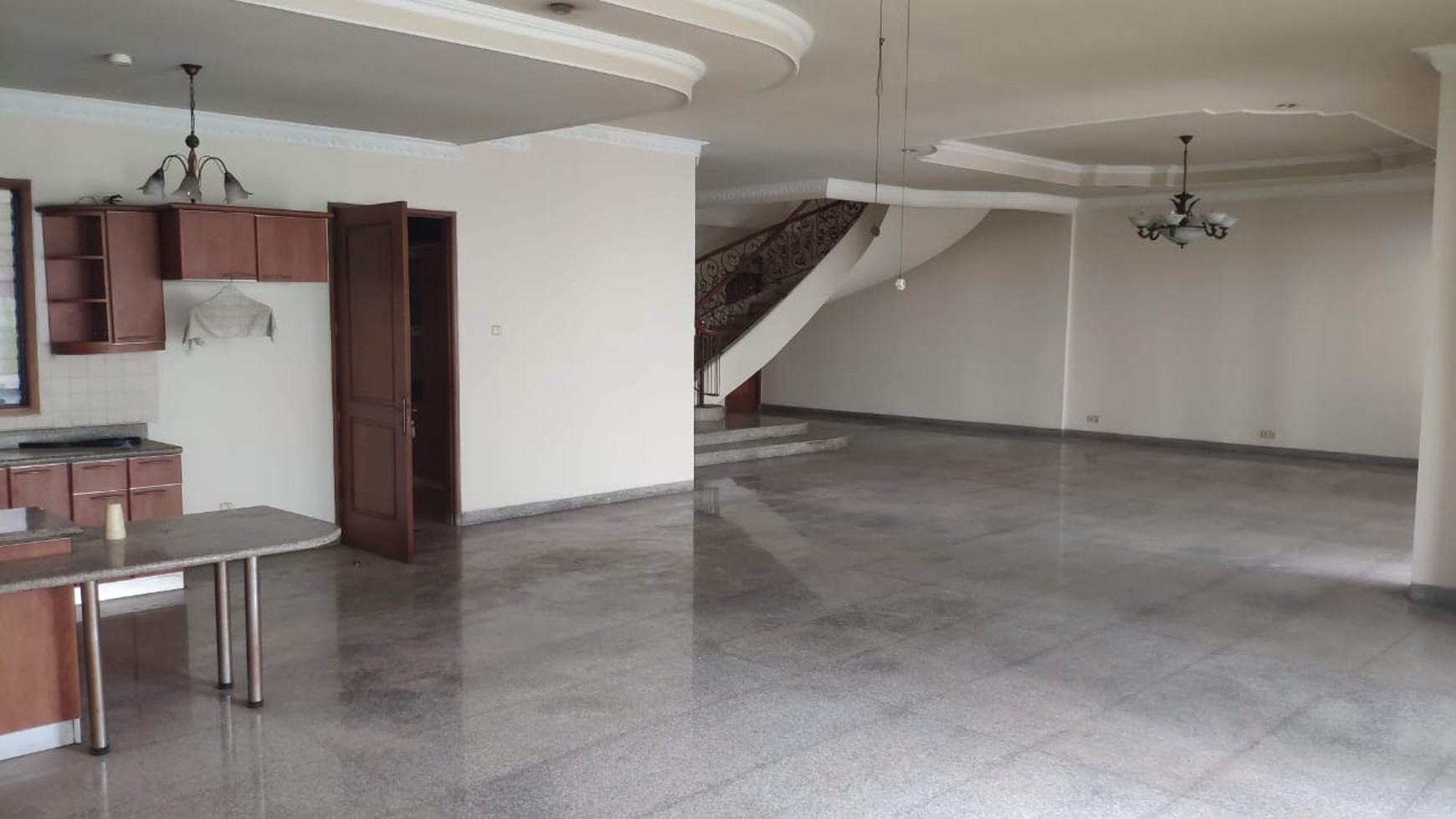 Rumah Hitung Tanah Area Cipete