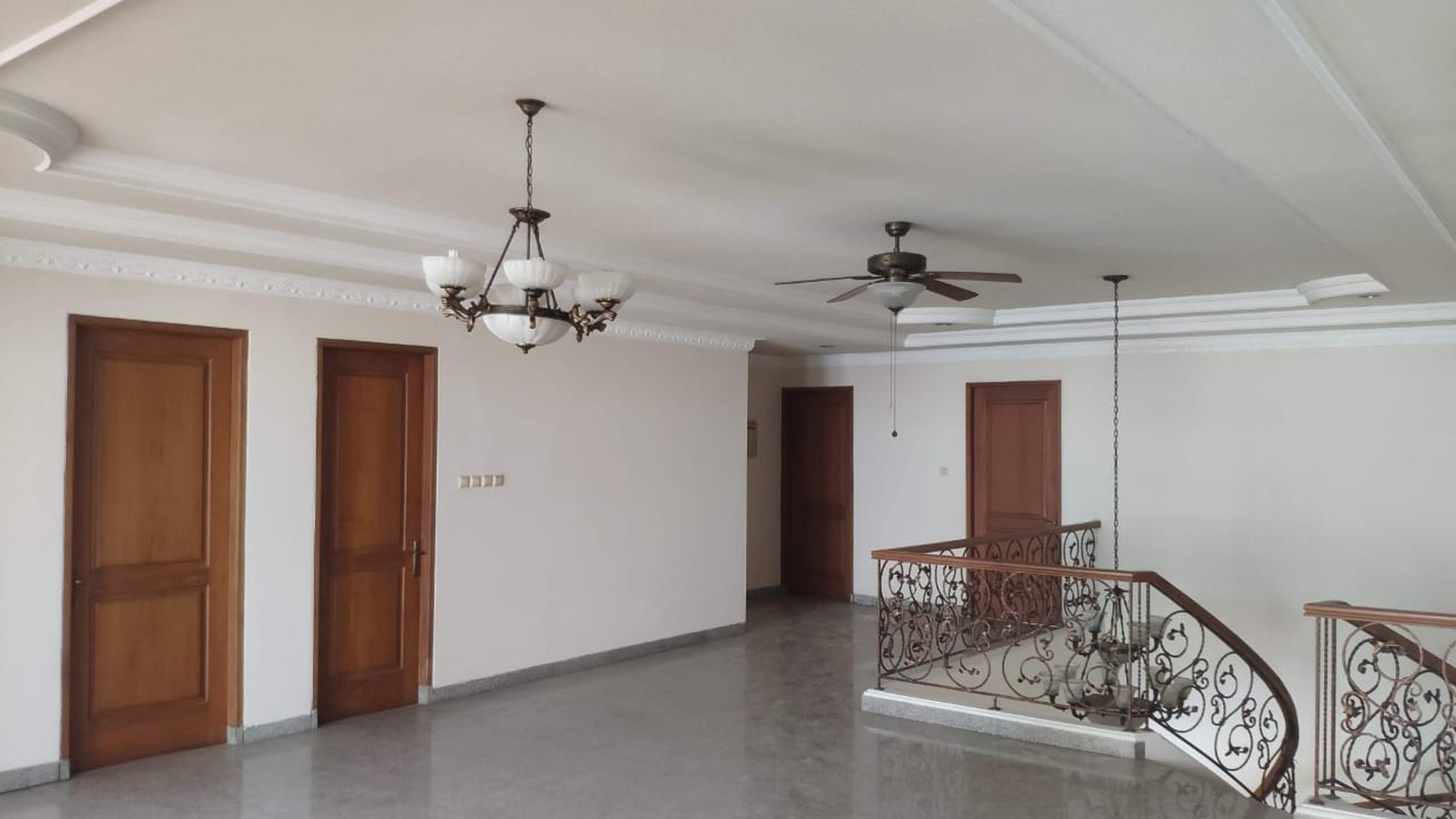 Rumah Hitung Tanah Area Cipete