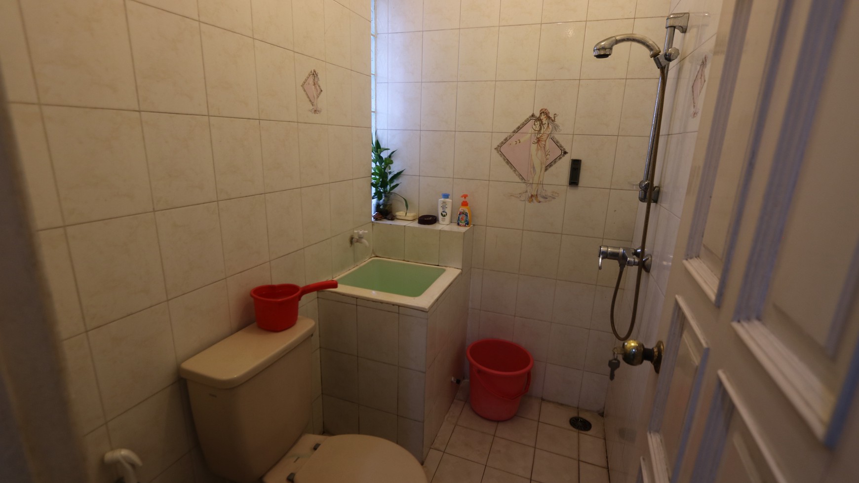 Rumah Hitung Tanah Area Cipete