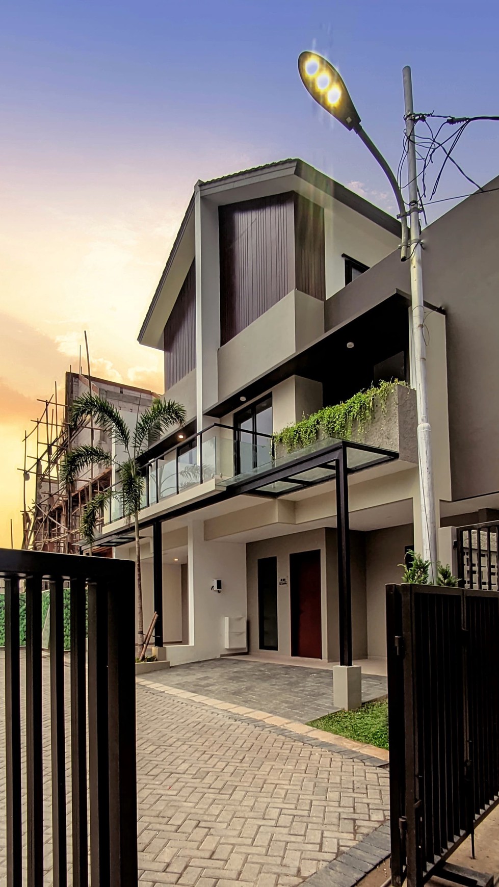 Rumah Hitung Tanah Area Cipete