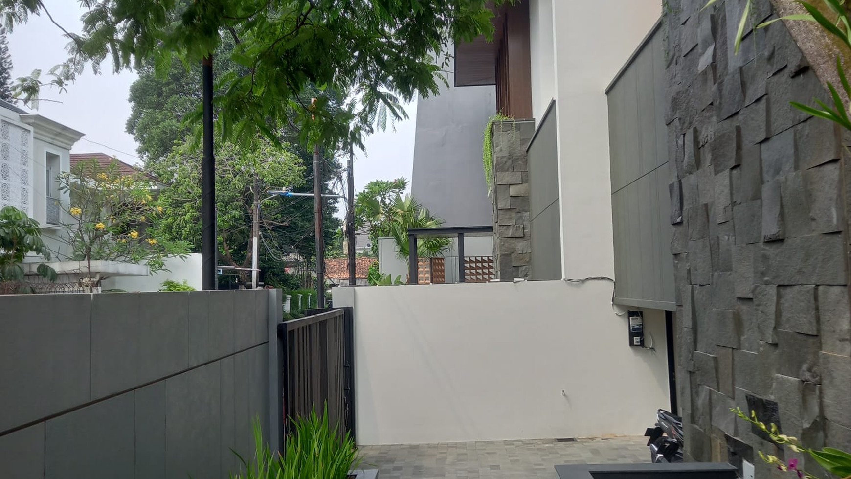 Rumah Hitung Tanah Area Cipete