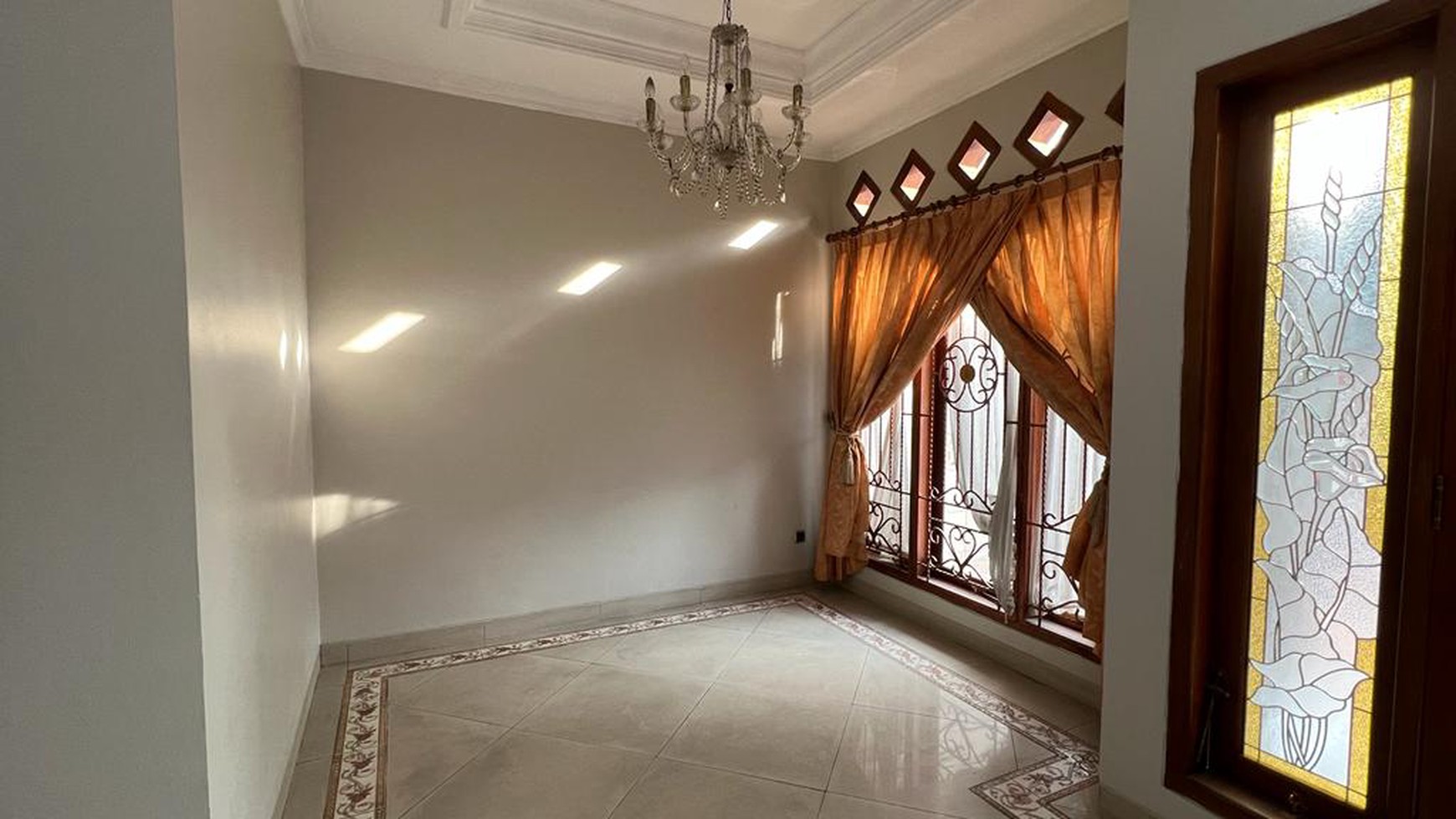 Rumah Hitung Tanah Area Cipete