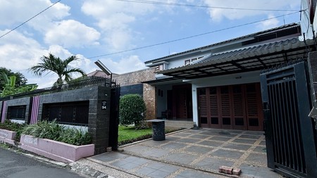 RUMAH CLASSIC DENGAN HALAMAN LUAS DI JURANG MANGU BARAT, TANGERANG SELATAN #CHFT