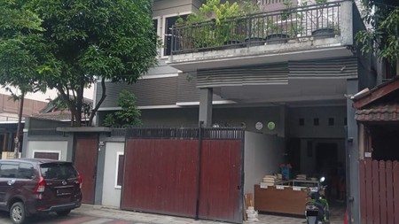 Rumah renovasi 2 lantai Griya Loka raya 