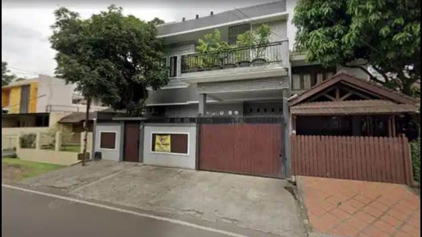 Rumah renovasi 2 lantai Griya Loka raya 