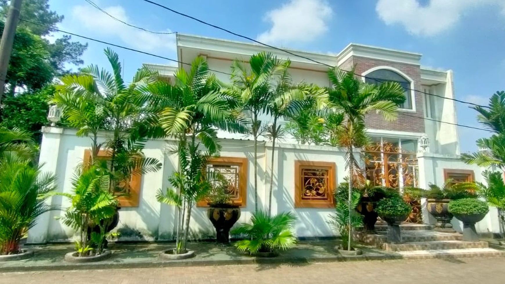 Rumah bagus, luxury siap huni dalam cluster di Jombang - Ciputat