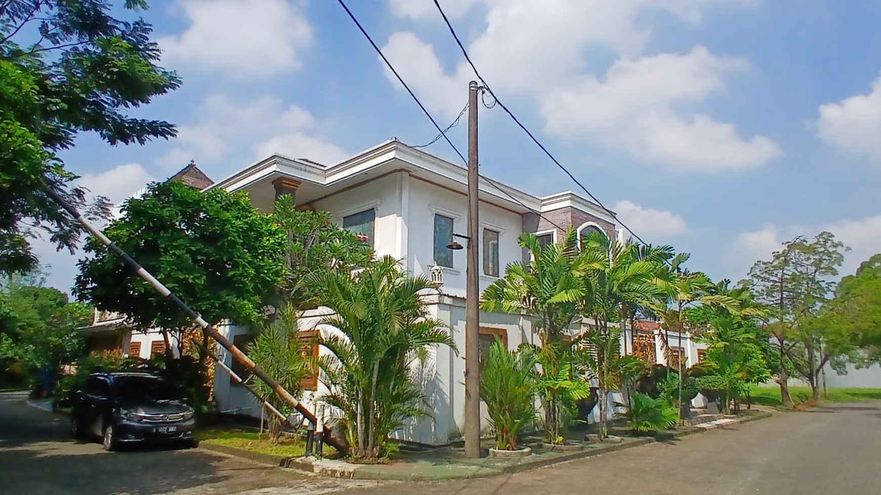 Rumah bagus, luxury siap huni dalam cluster di Jombang - Ciputat