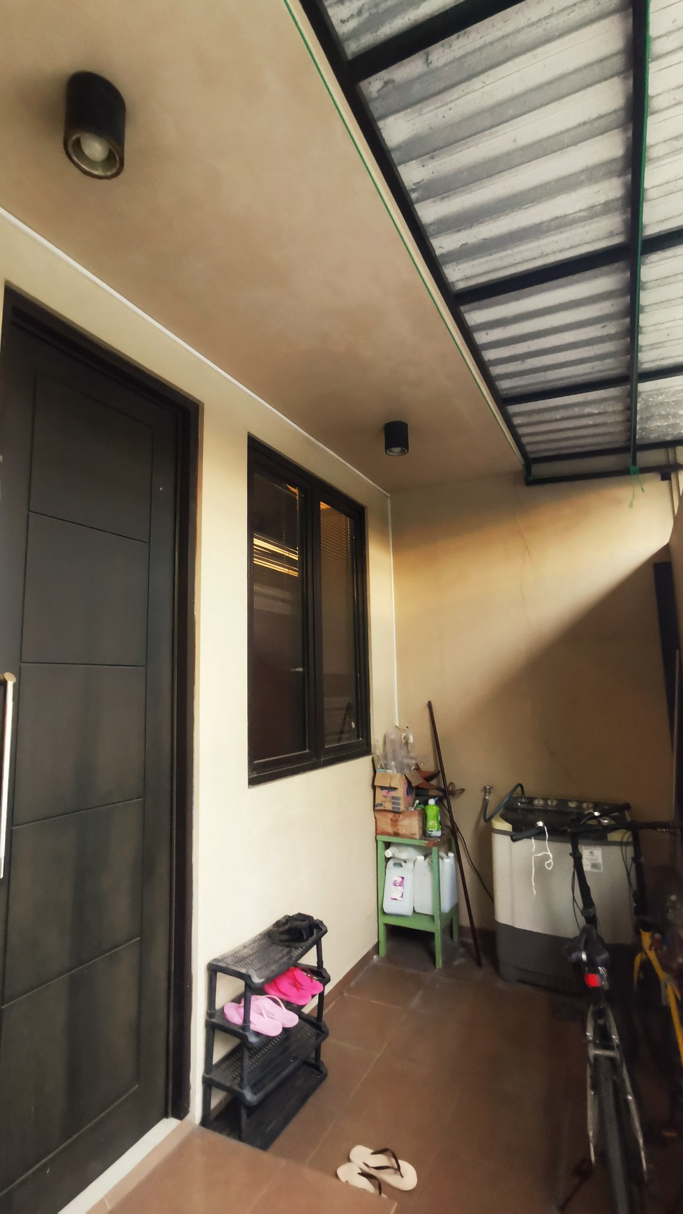 Rumah Spesial Posisi Hook SHM Baruk Timur Dekat Raya MERR Surabaya