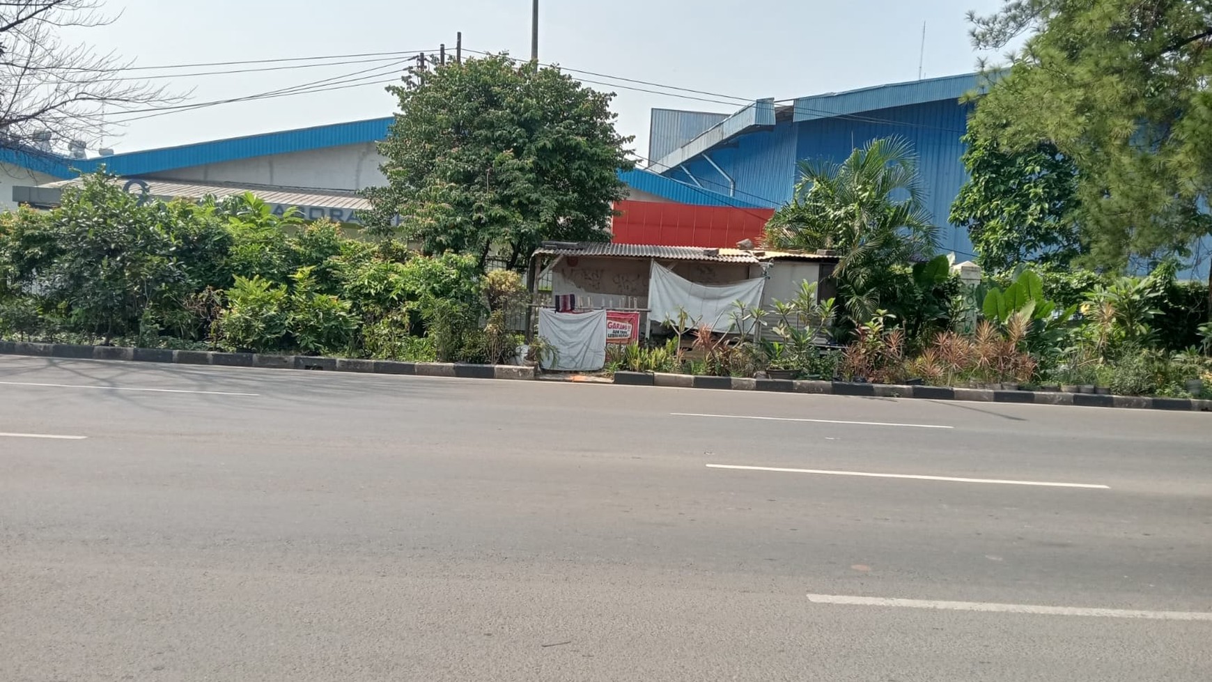 Gudang dengan tanah Luas Lokasi Depan Taman Tekno Jalan Raya Serpong Raya