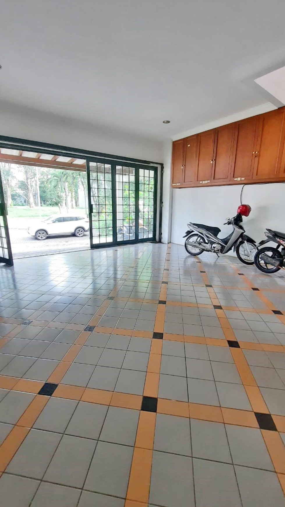 Dijual Rumah Mewah 2 Lantai di Taman Tirta Golf, BSD 