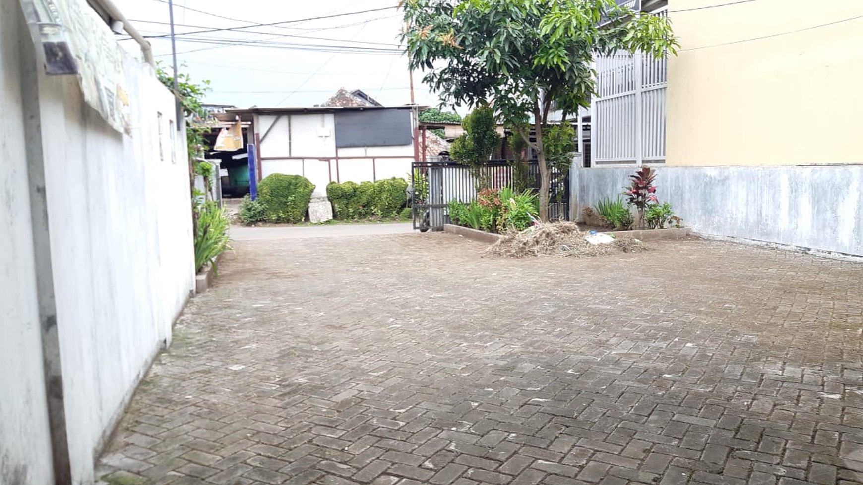 REPOSISI HARGA!! Rumah Luas Cocok Rumah Kost di Jalan Pojok Cimahi - Cimahi Tengah  