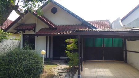 Rumah nyaman di komplek Antapani Jl. Purwakarta