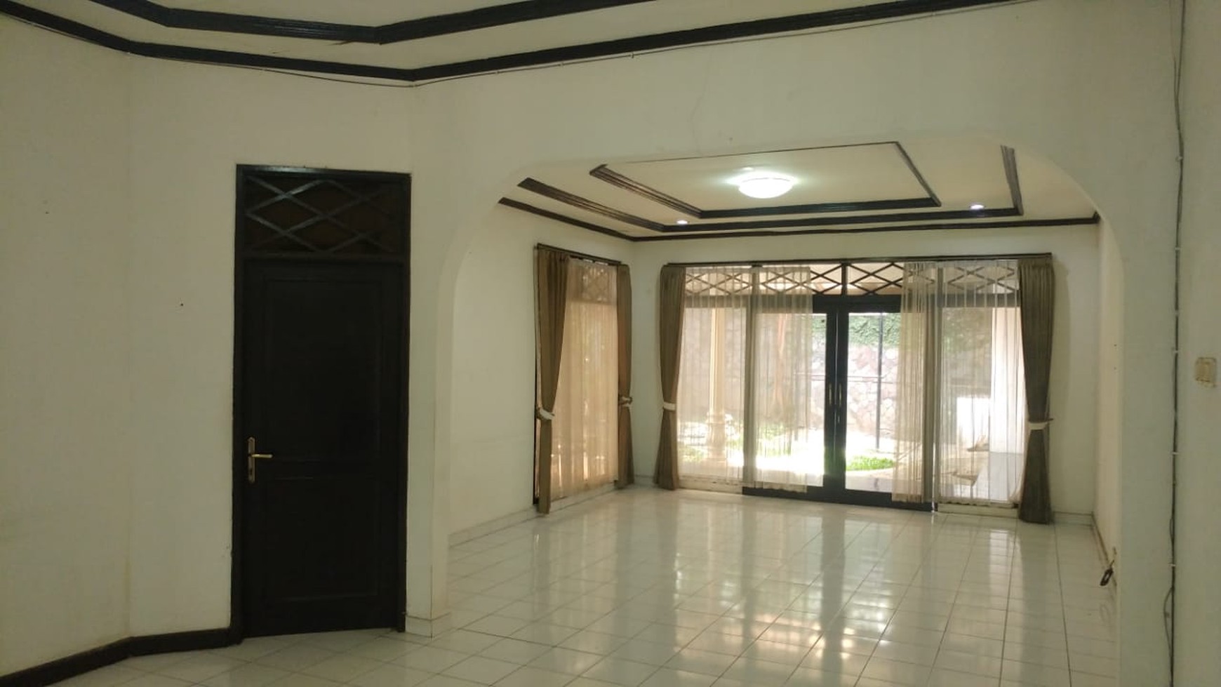 Rumah nyaman di komplek Antapani Jl. Purwakarta