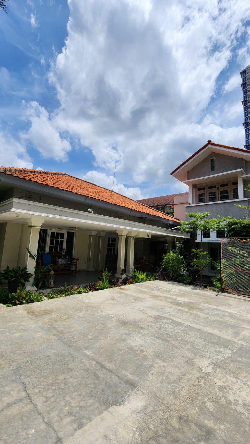 Dijual Rumah Lama murah di Salemba Jakarta Pusat