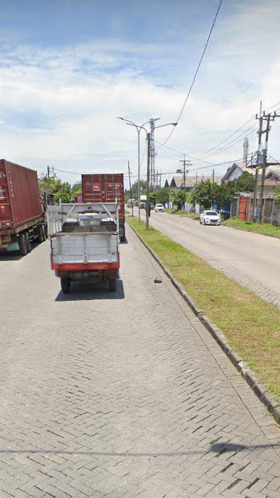 Disewakan 2040 m2 Gudang di Margomulyo Suri Mulia  Permai Surabaya + Ruang Kantor dan Halaman Depan LUAS 