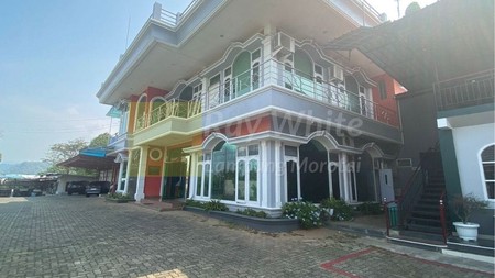 Dijual Rumah dan Tempat Usaha vr