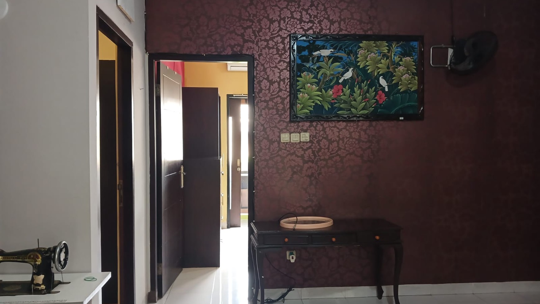 Rumah Furnished Siap Huni dekat Stasiun KRL Jurang Mangu