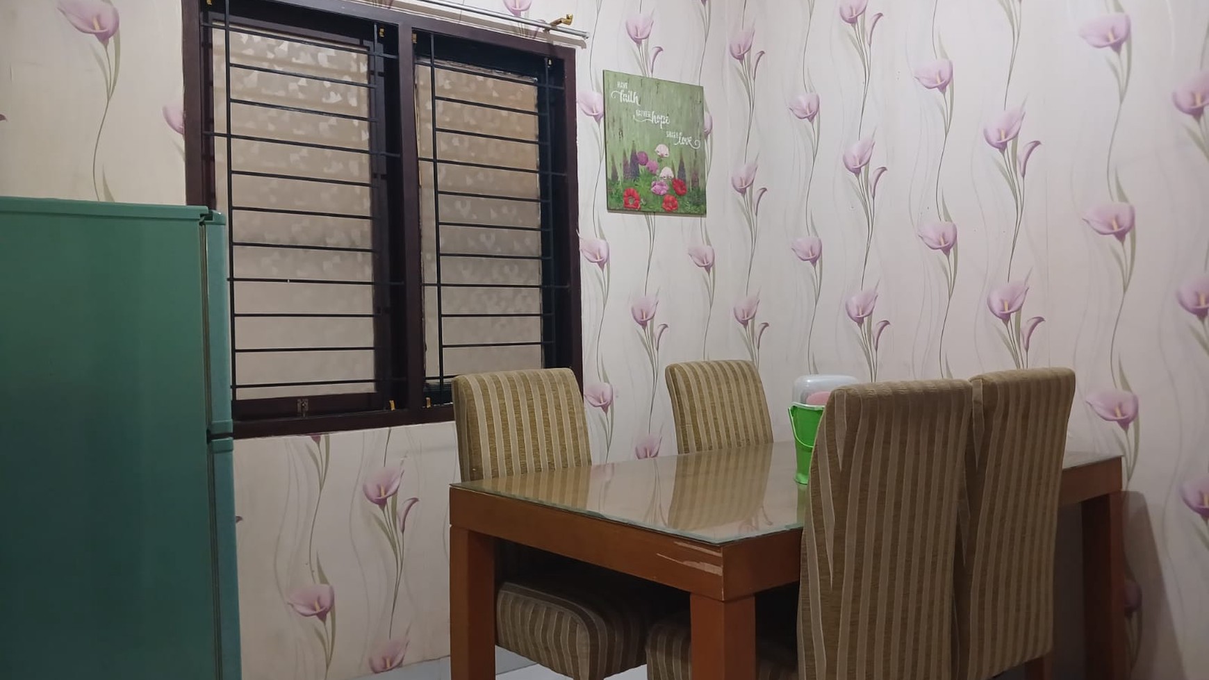 Rumah Furnished Siap Huni dekat Stasiun KRL Jurang Mangu