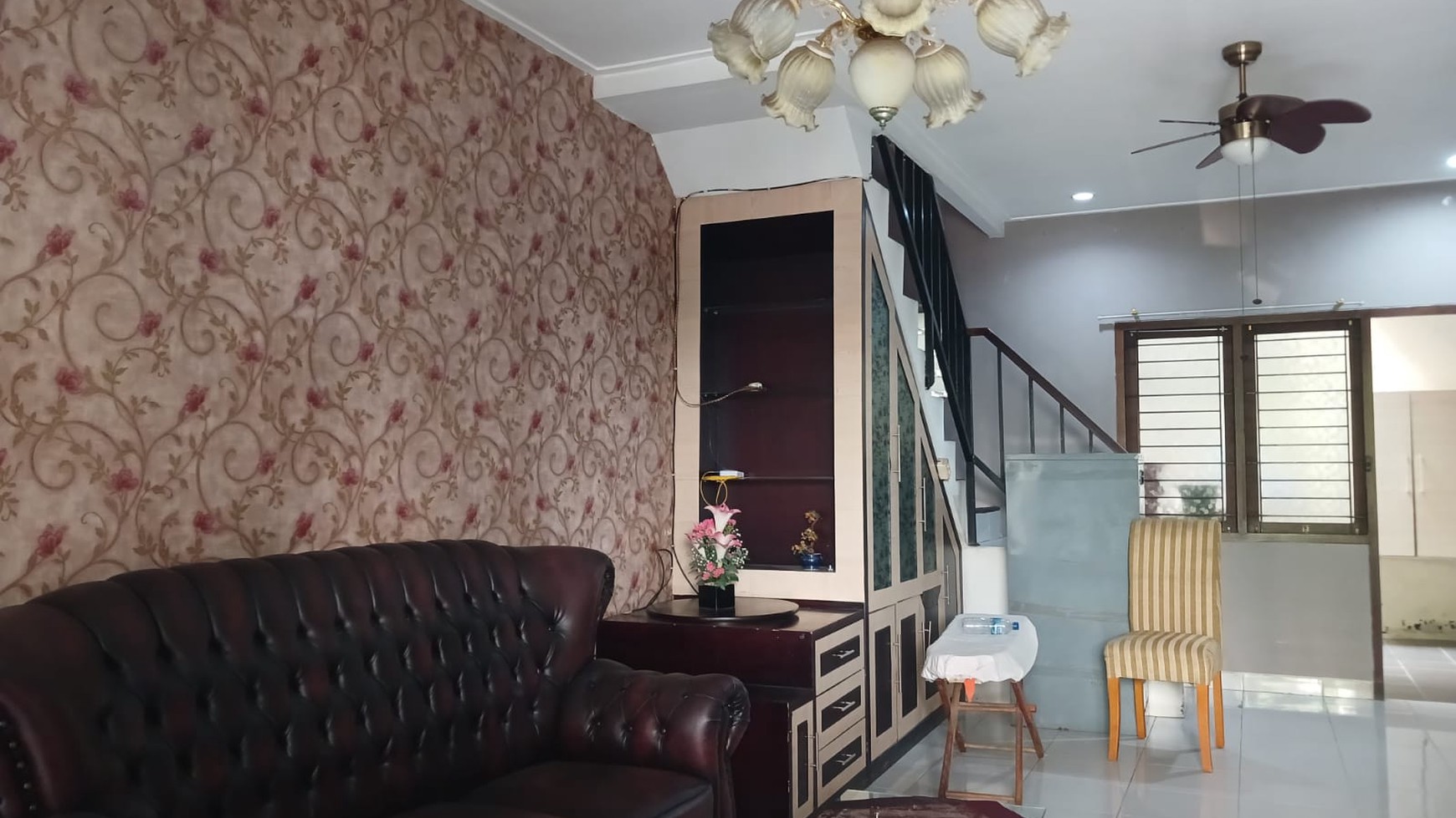 Rumah Furnished Siap Huni dekat Stasiun KRL Jurang Mangu