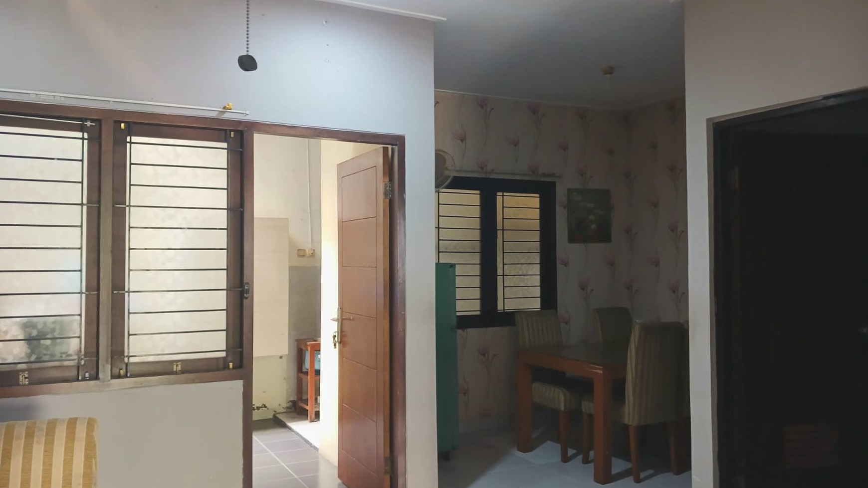 Rumah Furnished Siap Huni dekat Stasiun KRL Jurang Mangu