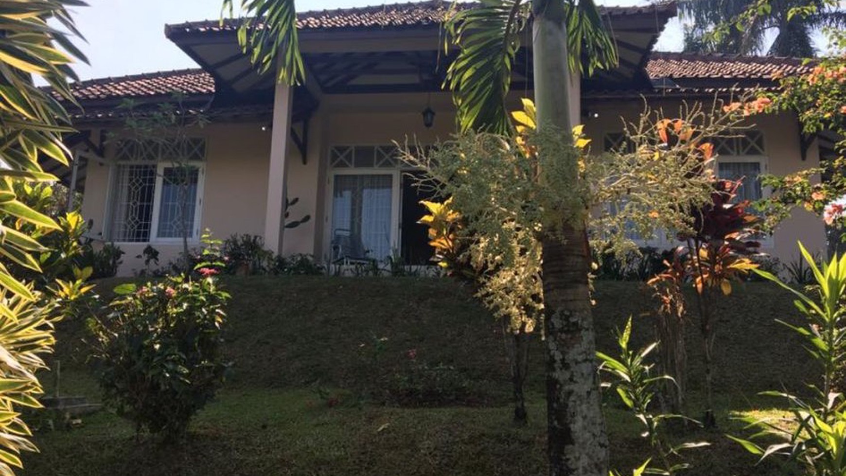 DIJUAL VILLA ASRI  & STRATEGIS DI BOGOR