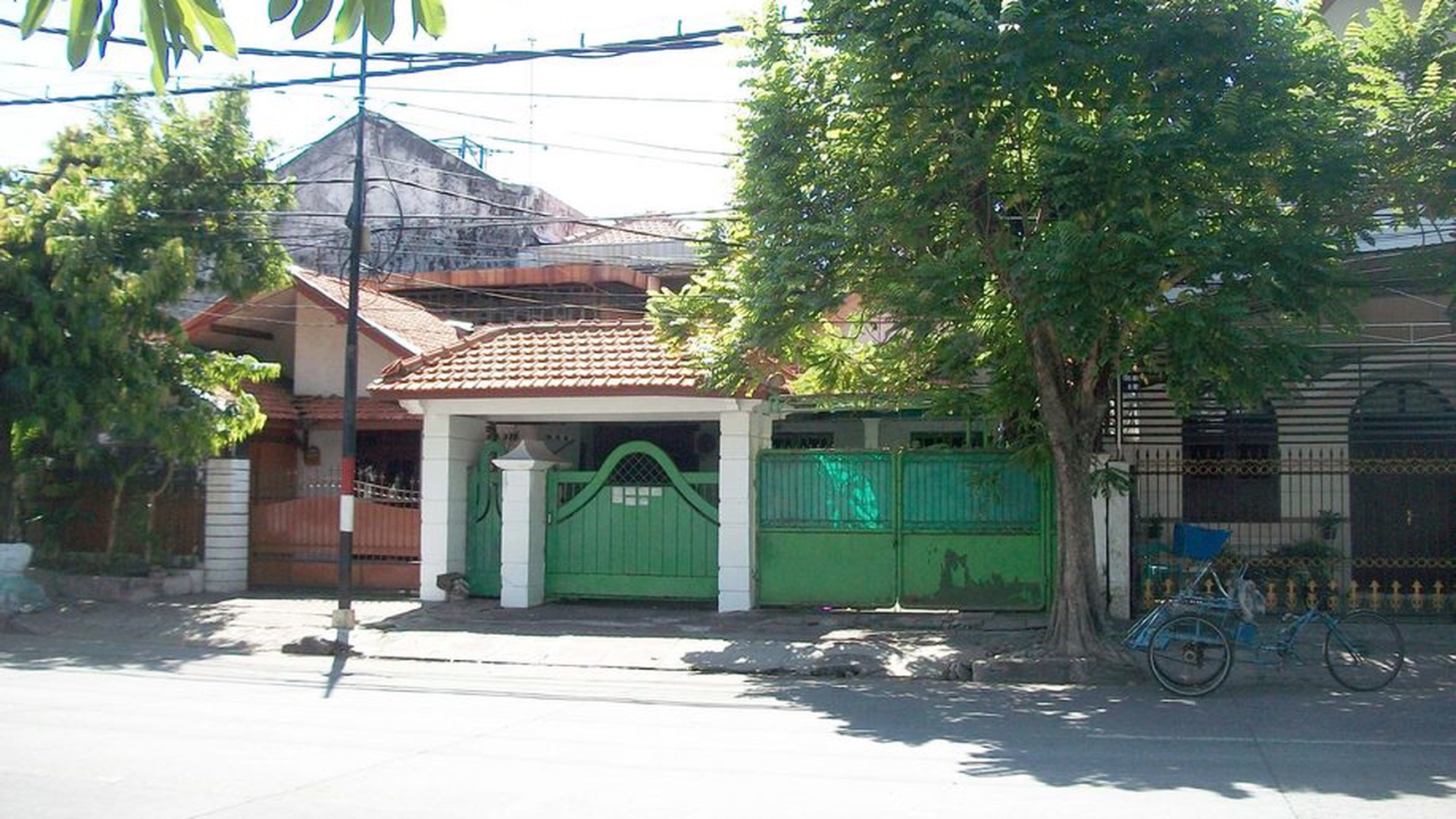 Rumah di Adityawarman Surabaya Kota, Strategis Nol Jalan, Hook/Pojokan, Cocok untuk usaha apapun !!! - HS -