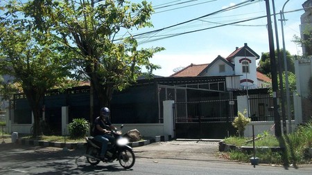 Rumah di Jl. Anjasmoro Surabaya Kota, Cocok untuk Kantor / Usaha - LM -