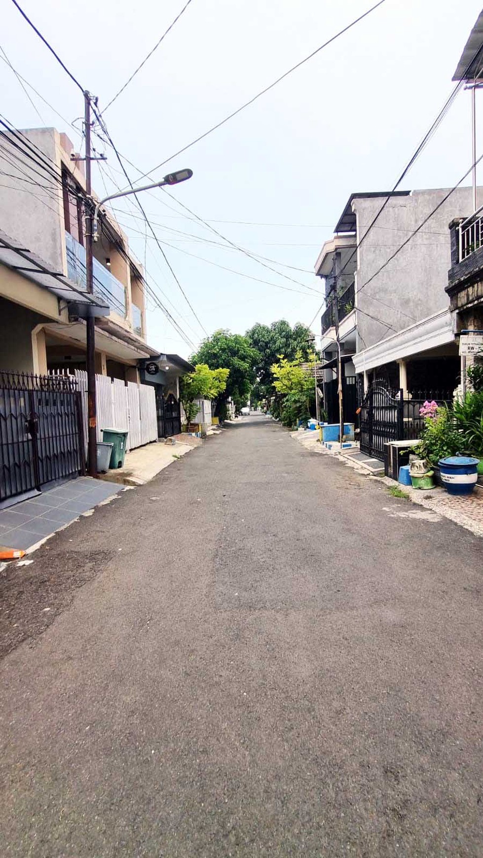 Rumah di Bendul Merisi Selatan Surabaya Selatan, 1.5 Lantai, Bagus + Terawat