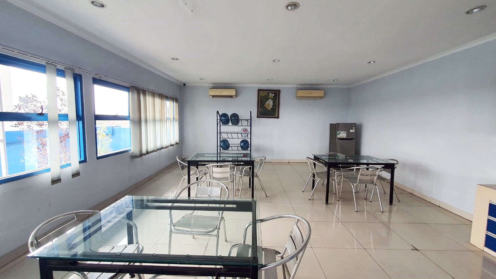 Kantor / Gedung di Raya Jemursari Surabaya Selatan, 5 Lantai, ada Lift, Cocok untuk Office / Bank / Klinik