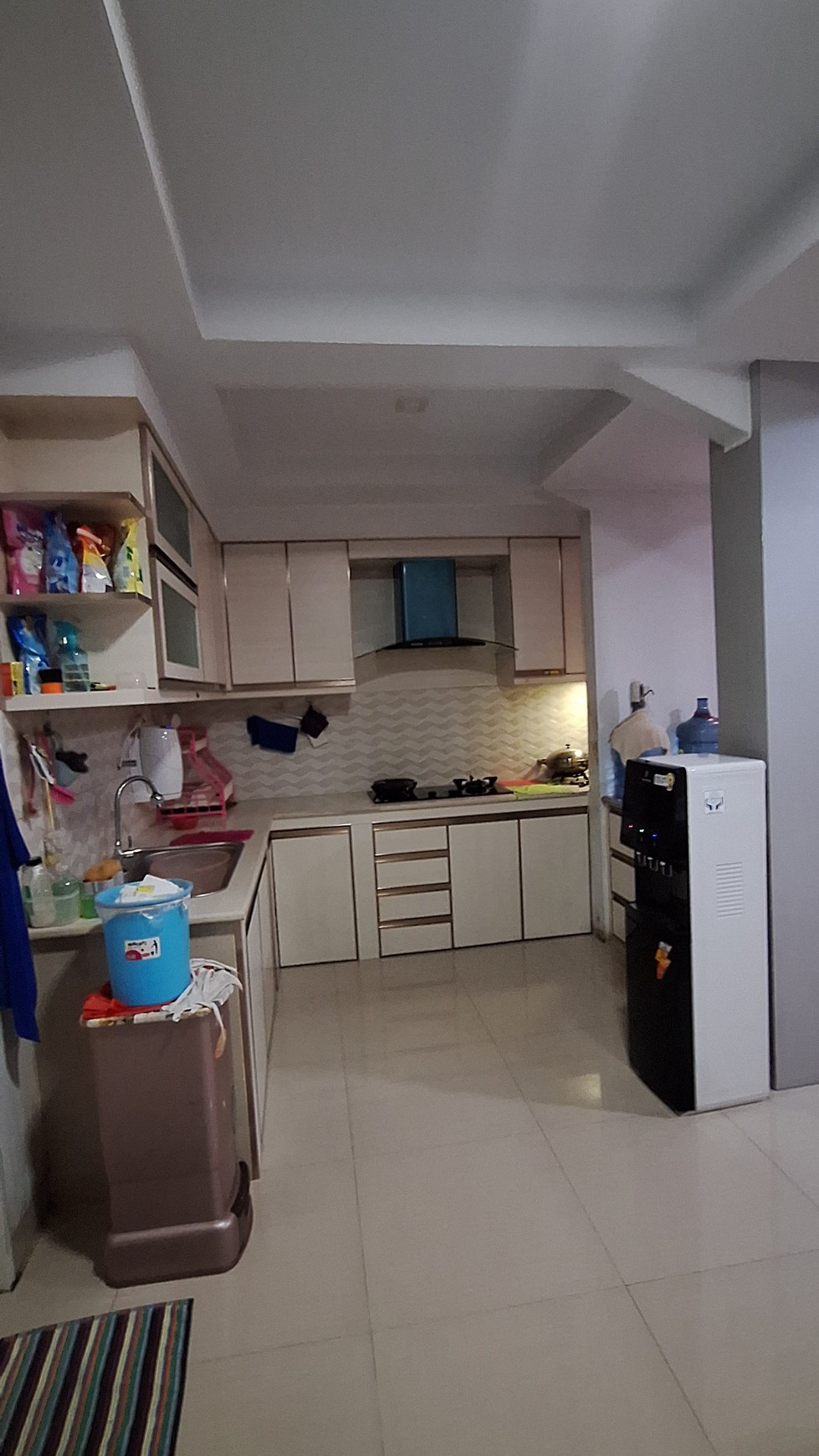 Dijual rumah full furnished di jelambar selatan