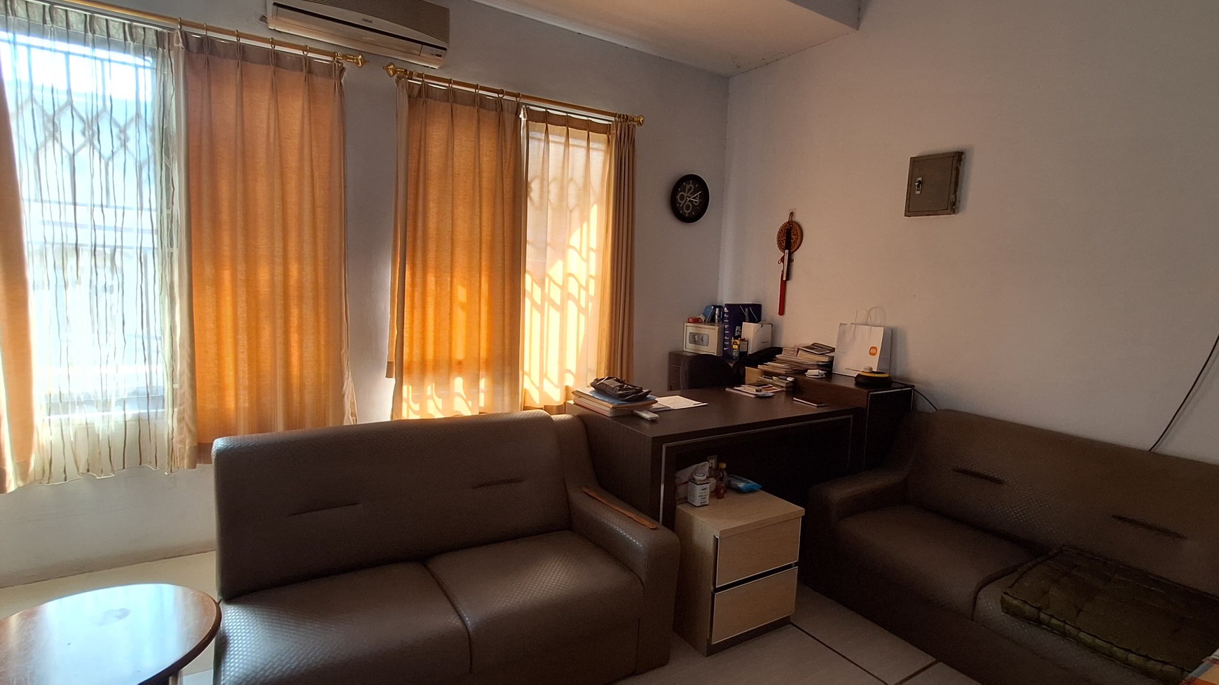 Dijual rumah full furnished di jelambar selatan