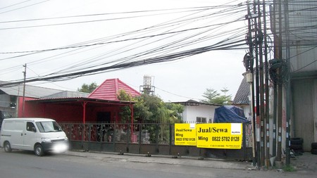 Rumah cocok untuk usaha di Raya Wadung Asri Sidoarjo, Nol Jalan Raya, Disewakan juga !!! - MG -