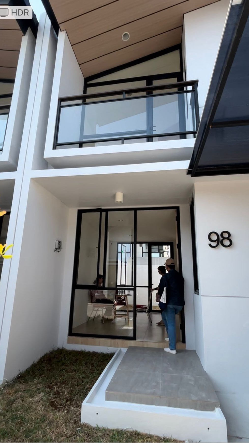 Rumah Unit Baru  -  di uptown estate , waterfront Lippo Cikarang