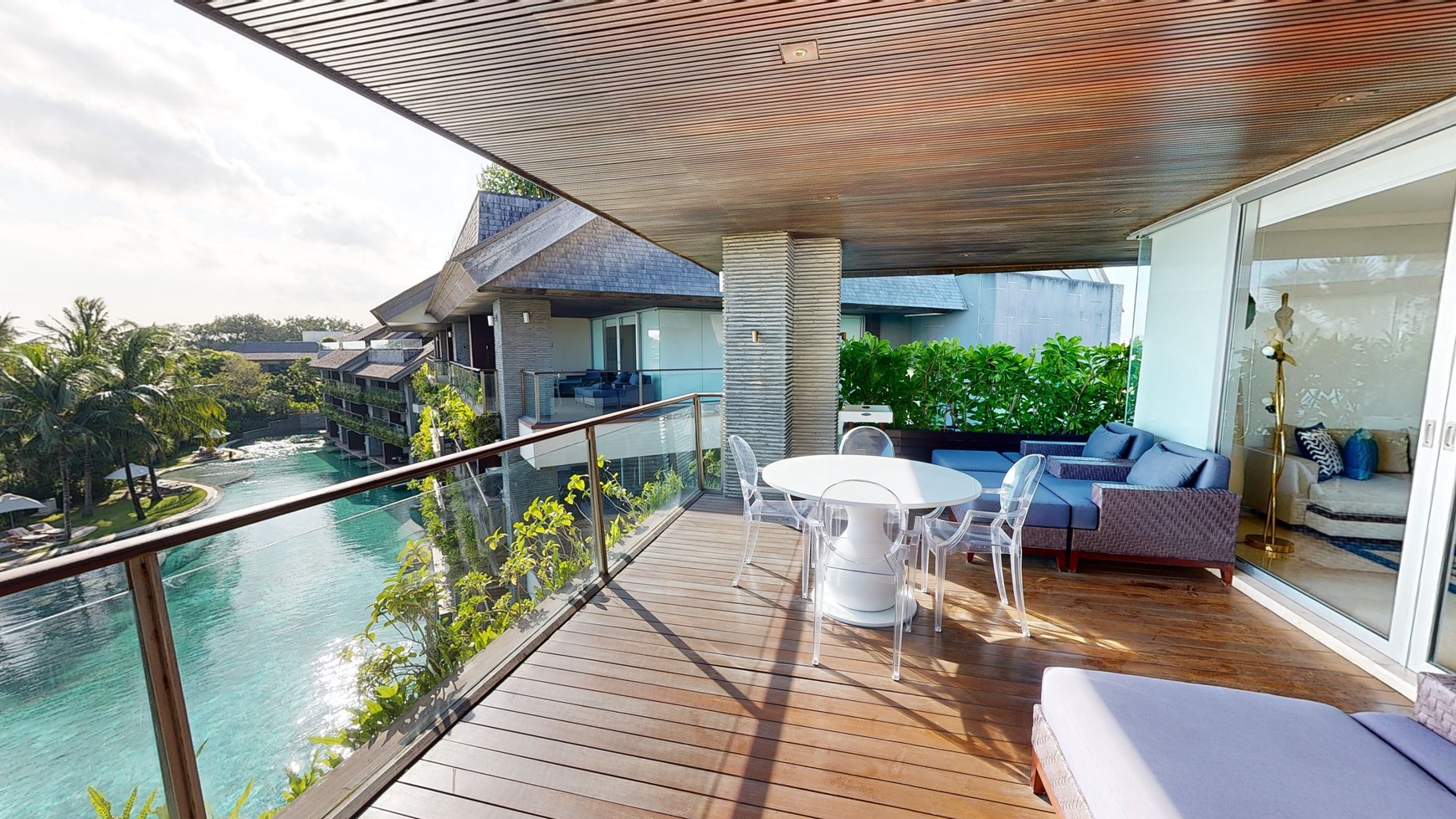 Leasehold - Luxurious Oceanfront Penthouse in Canggu with Private Rooftop Pool