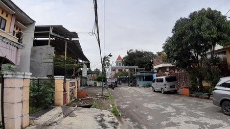 Hunian 2 tingkat dengan jalan lebar di kota bekasi