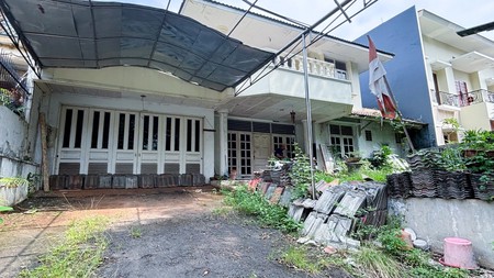 RUMAH TUA HITUNG TANAH DI KAWASAN ELITE PONDOK INDAH, JAKARTA SELATAN