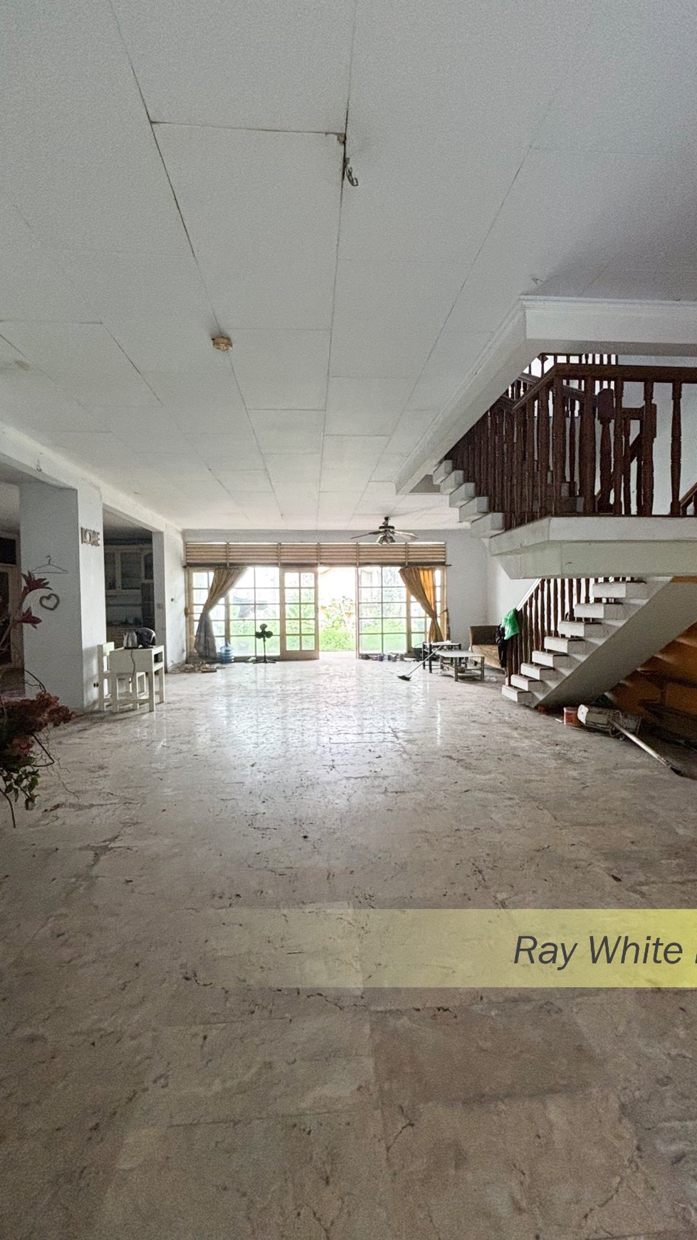 RUMAH TUA HITUNG TANAH DI KAWASAN ELITE PONDOK INDAH, JAKARTA SELATAN #CH