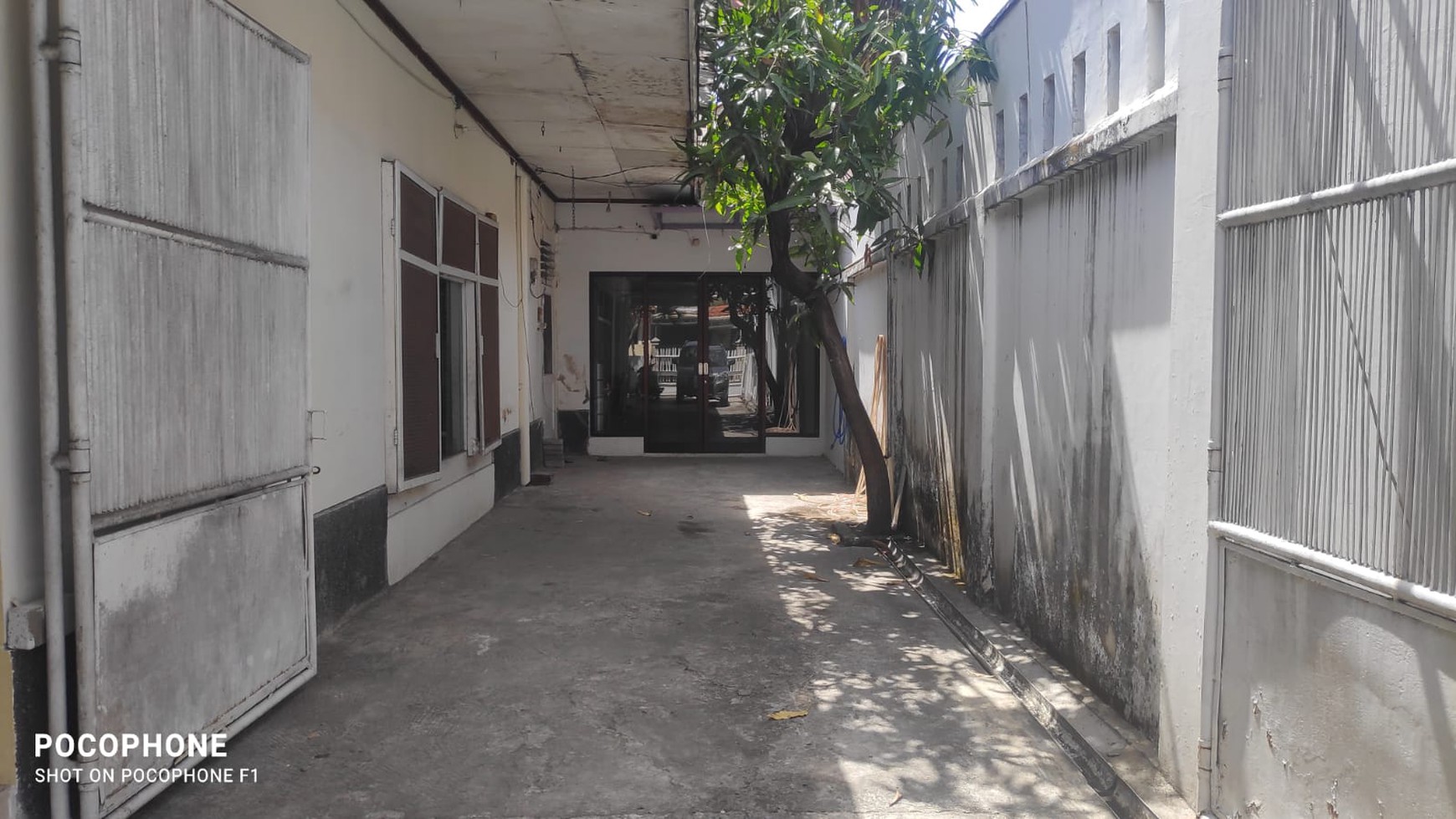 DIJUAL RUMAH di jl Teluk Bayur Perak Surabaya 