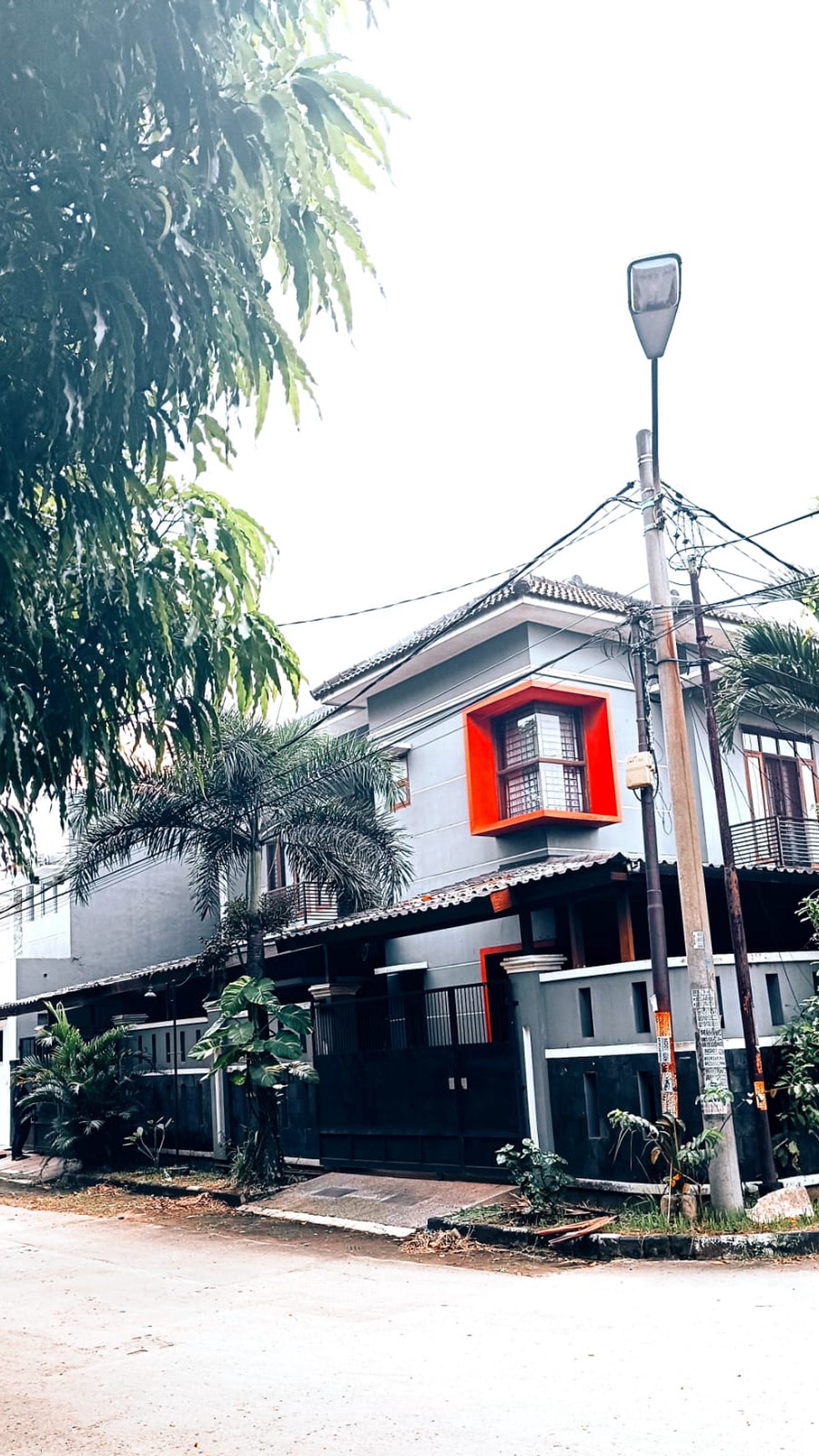 Rumah Bagus Semi Furnished di Palem Raya Bandung