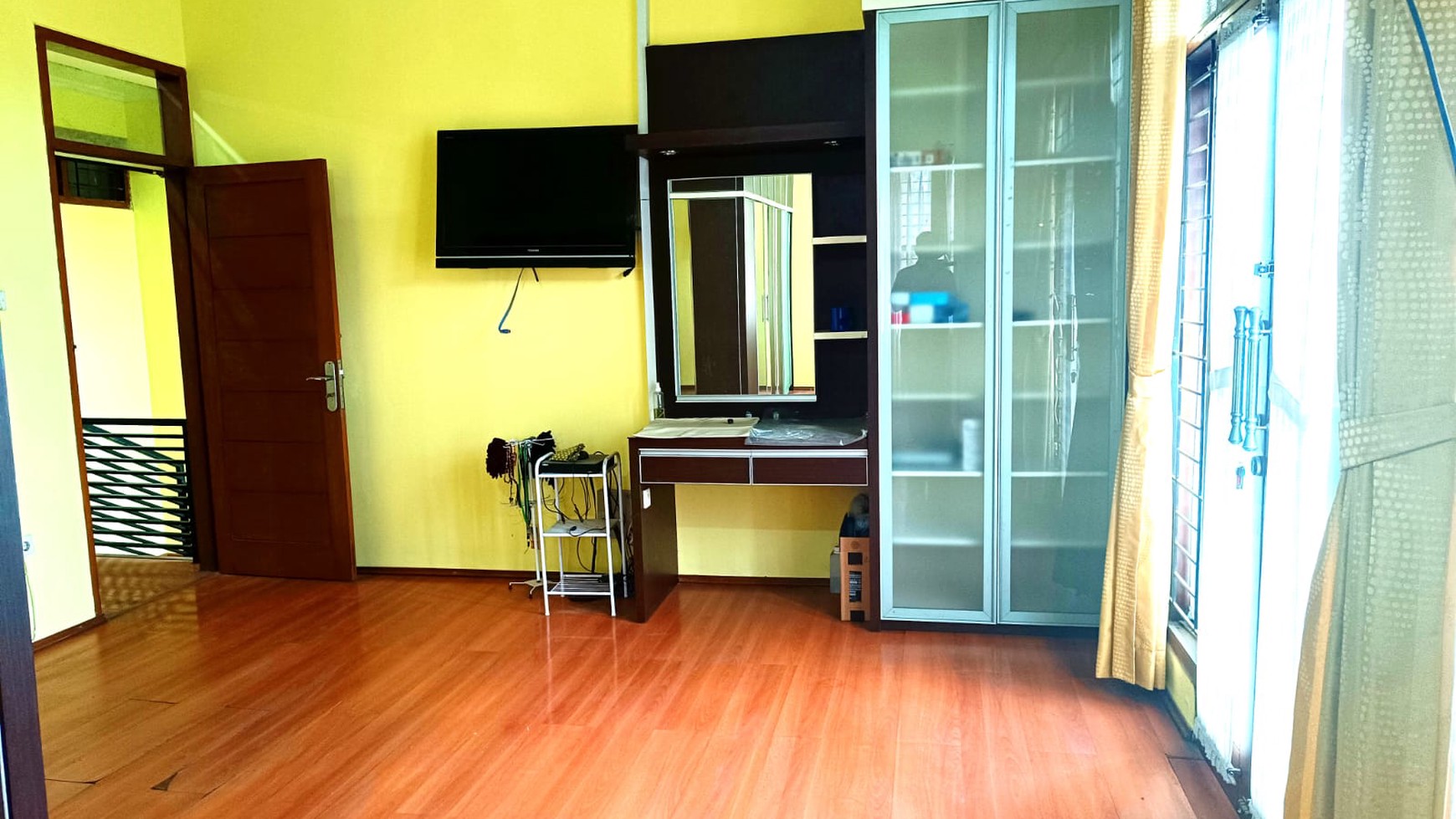 Rumah Bagus Semi Furnished di Palem Raya Bandung