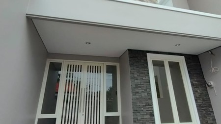 Dijual Rumah Baru Jl.Manyar Tirtoyoso - New Baru Minimalis Modern 2 Lantai Surabaya Timur 