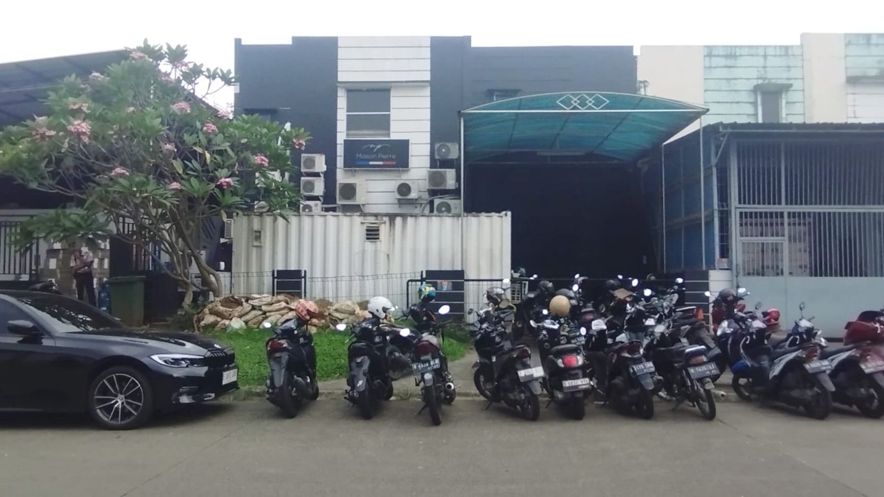 Gudang Taman Tekno BSD City tangerang selatan banten