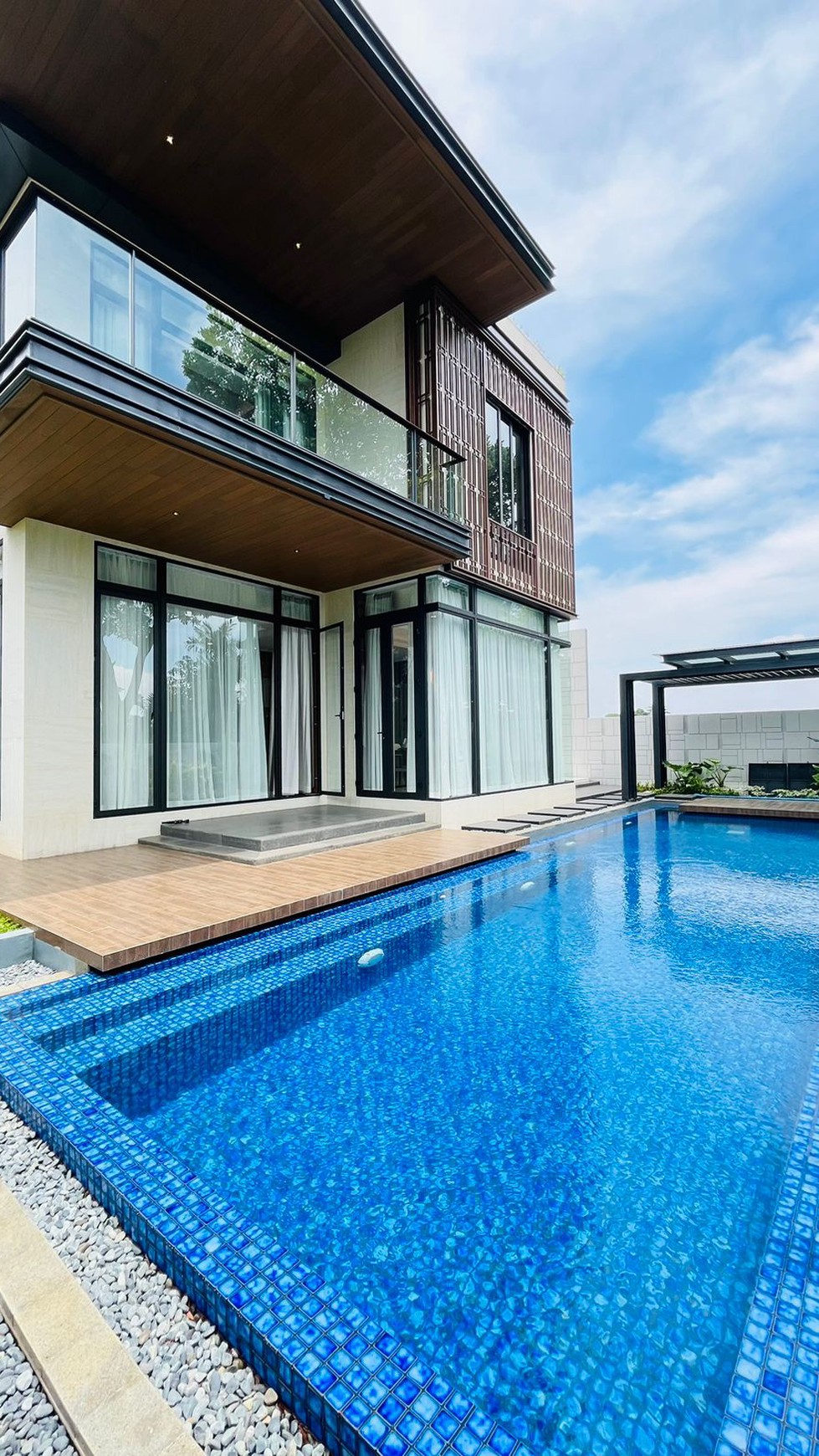 Rumah Mewah Design Thomas Elliot Modern Tropical Design