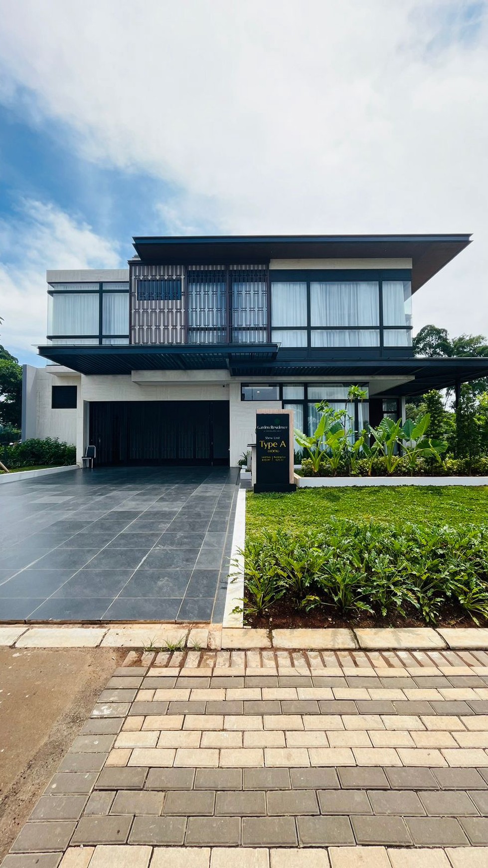 Rumah Mewah Design Thomas Elliot Modern Tropical Design