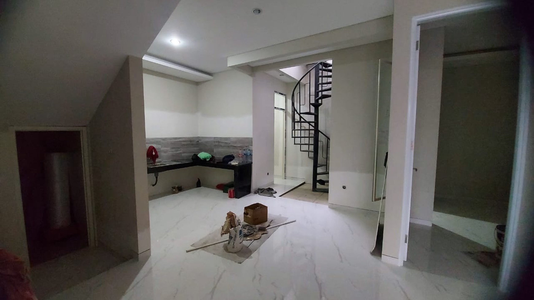 Rumah Hitung Tanah Area Cipete