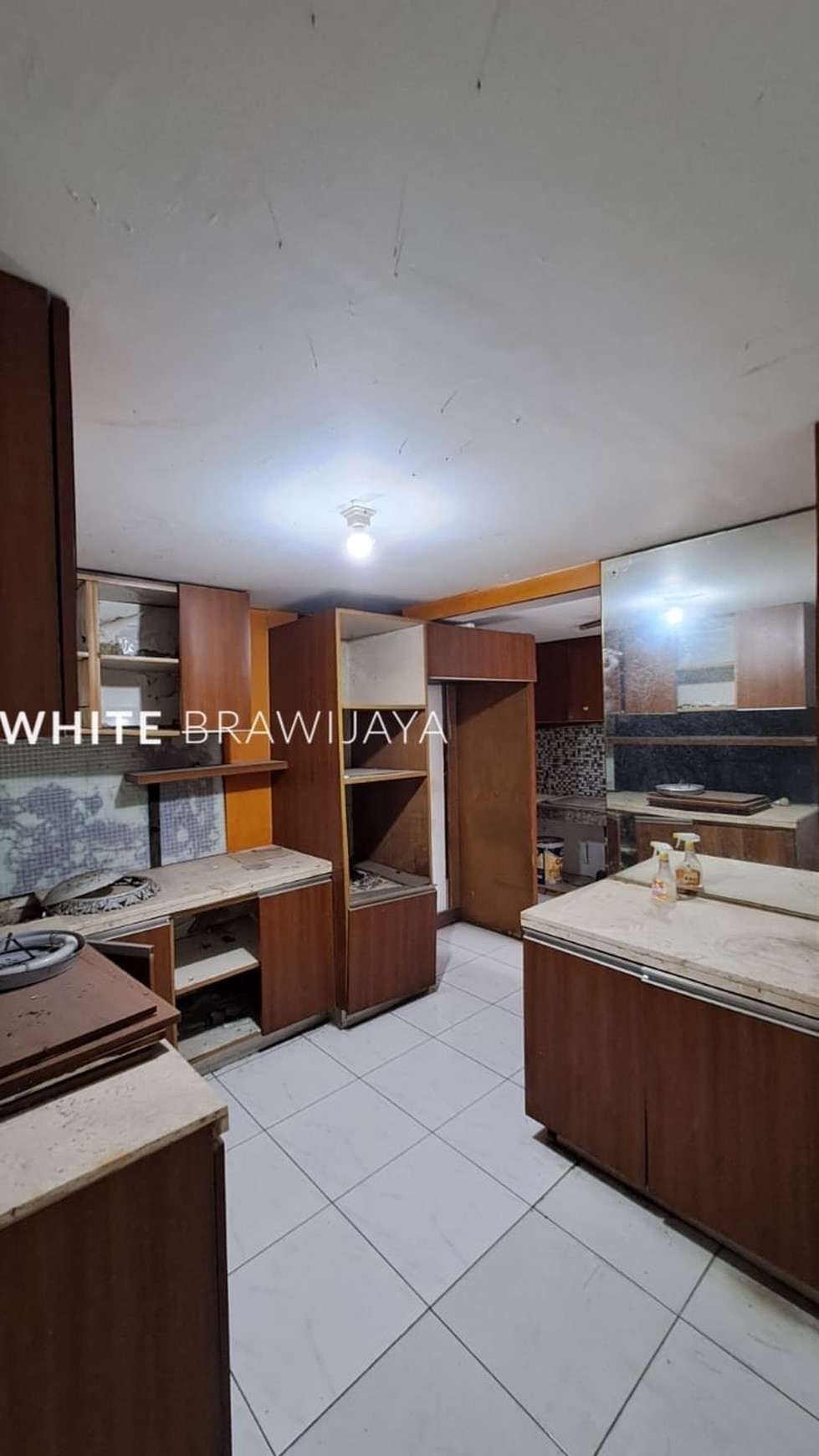 Rumah Hitung Tanah Area Cipete