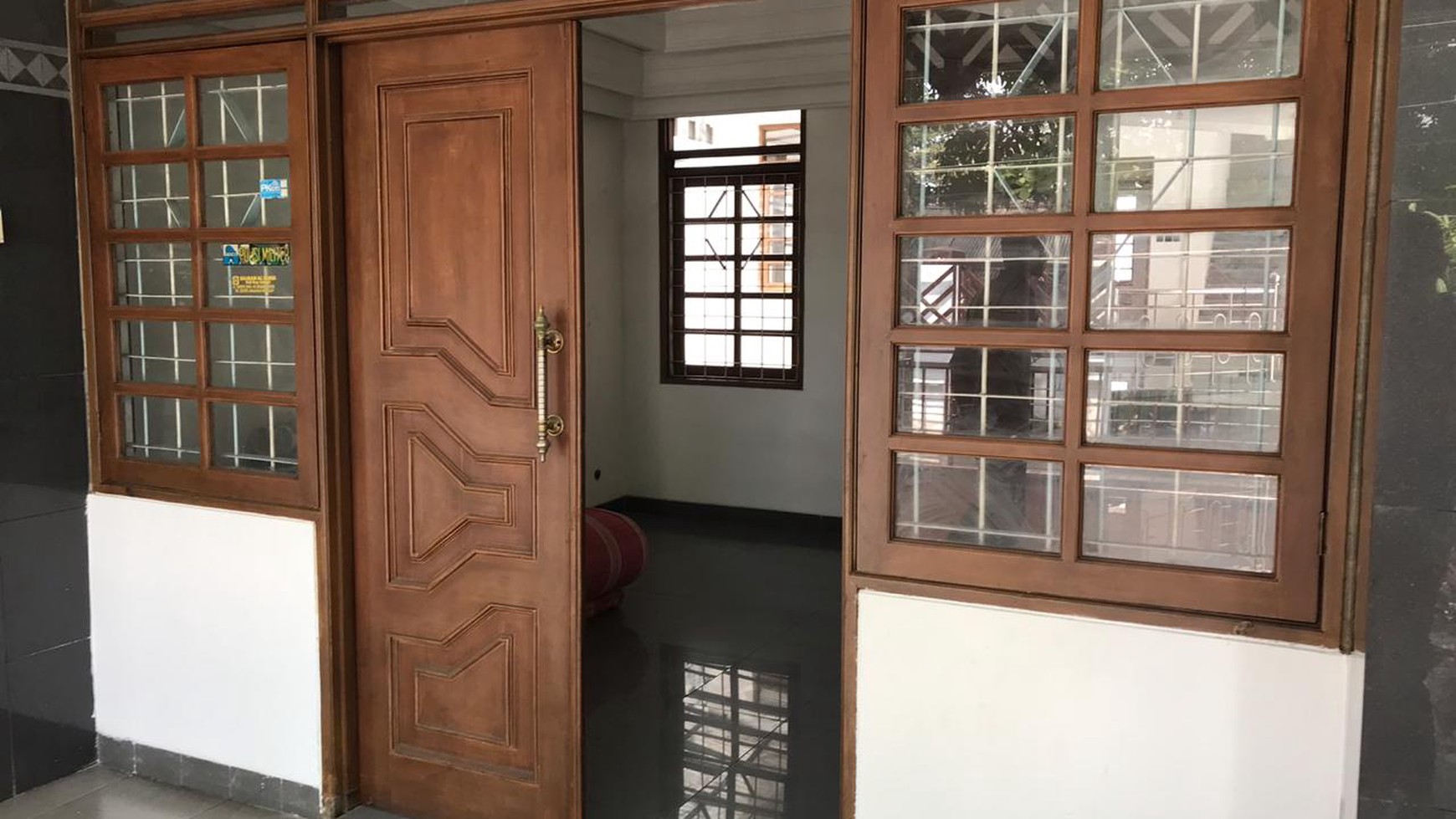 Rumah Besar dalam komplek dekat kampus2 cocok untuk rumah kos