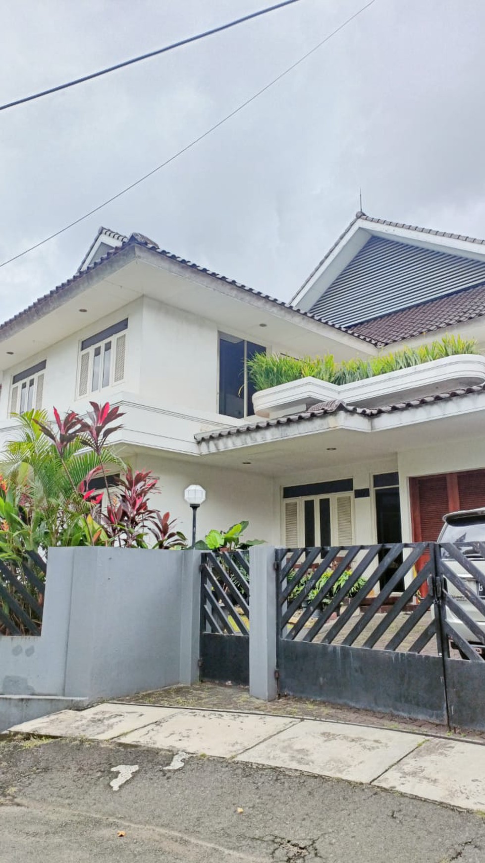 Dijual Rumah Cantik Suasana Asri Lokasi Strategis di Bintaro Jaya Sektor 1